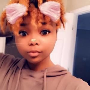 Meet your Posher, Artazia